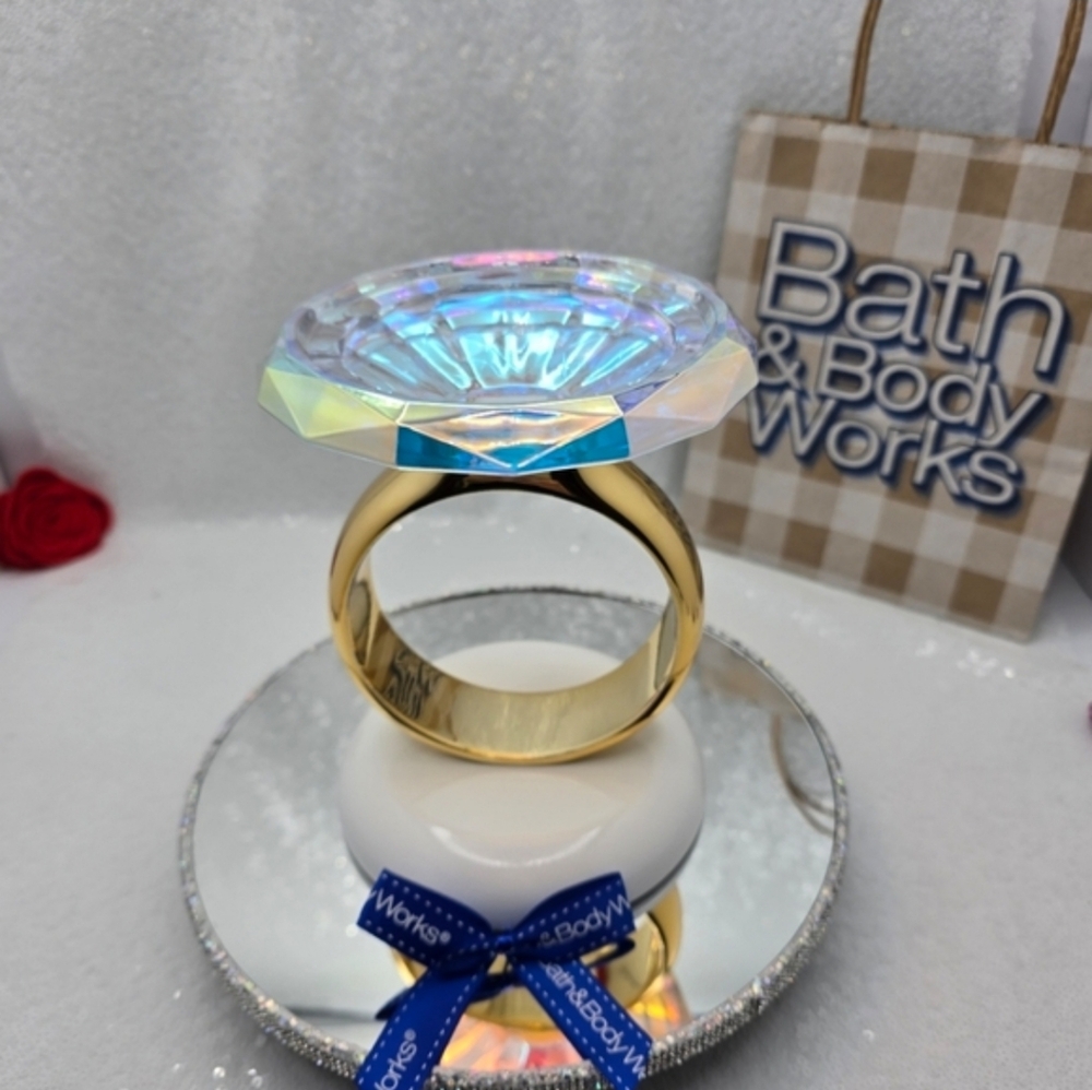 Wedding Engagement Ring Pedestal 3 Wick Candle Holder Decor Iridescent B&BW